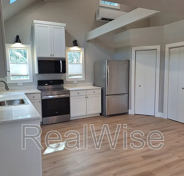 126 Strawberry Ln — Photo 9