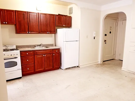 Rented by Barlavi Inc. | media 12