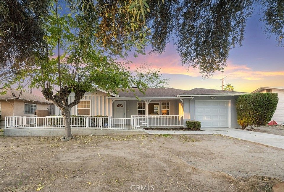 1st image of 40330 Acacia Ave