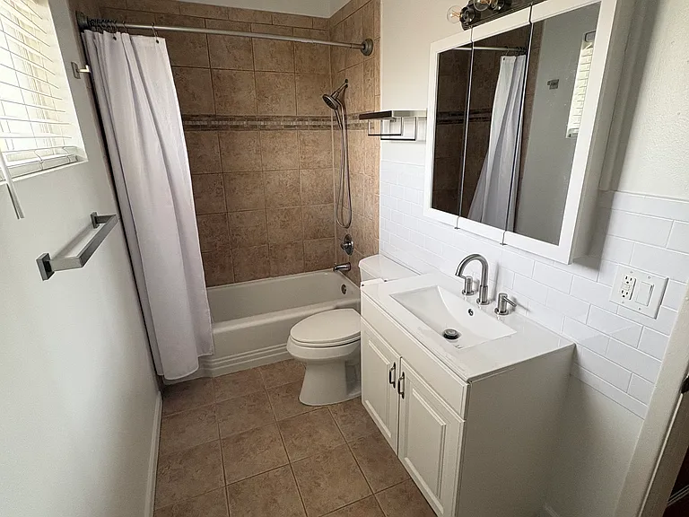 6804 E 2nd St #15 — Photo 11