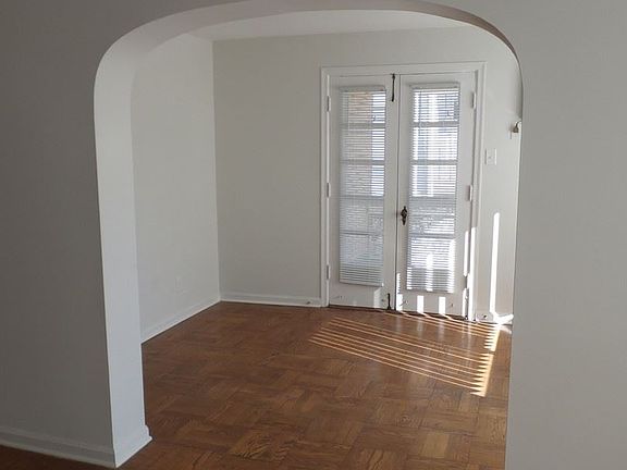 4th image of 2217-2229 Victory Pkwy #F2