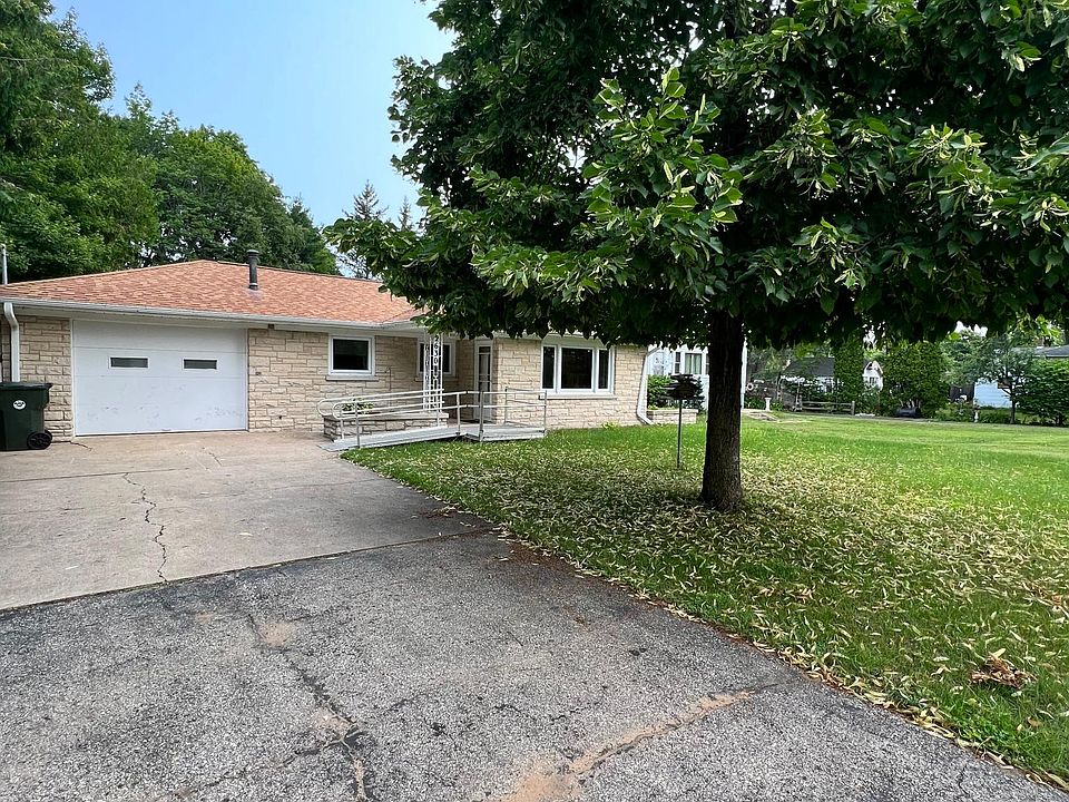 1st image of 2630 Lake Shore Dr