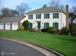 9811 Oak Valley Ct, Vienna, VA 22181