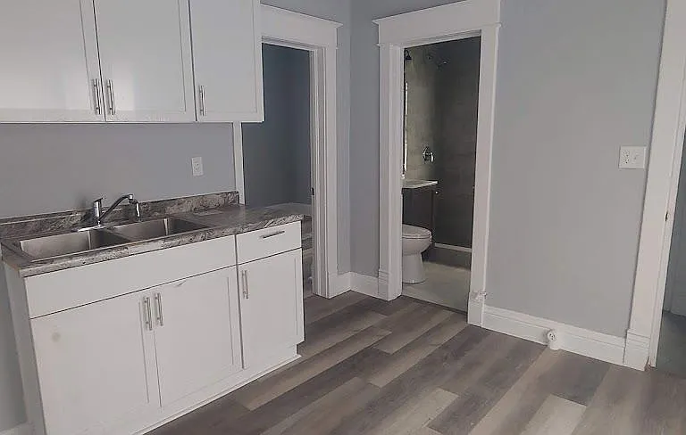 729 Montana Ave #A — Photo 6