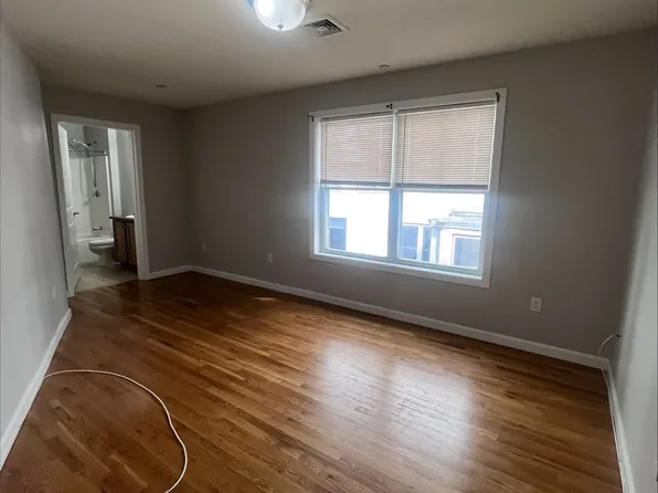 183 Washington Ave #208, Chelsea, MA 02150