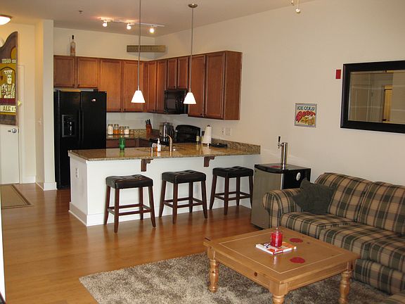 4th image of 650 S Mill St #121