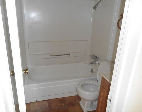 5th image of 4104 NE 4th St Unit A