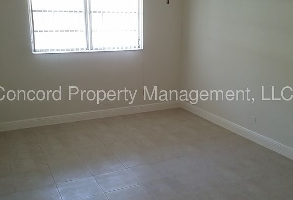 5th image of 712 Tequesta St APT 2