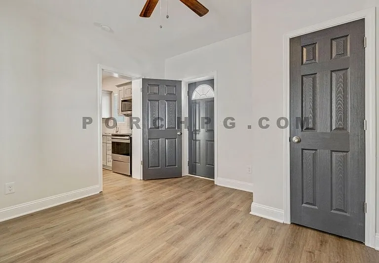 49 E 16th St SW #B — Photo 27