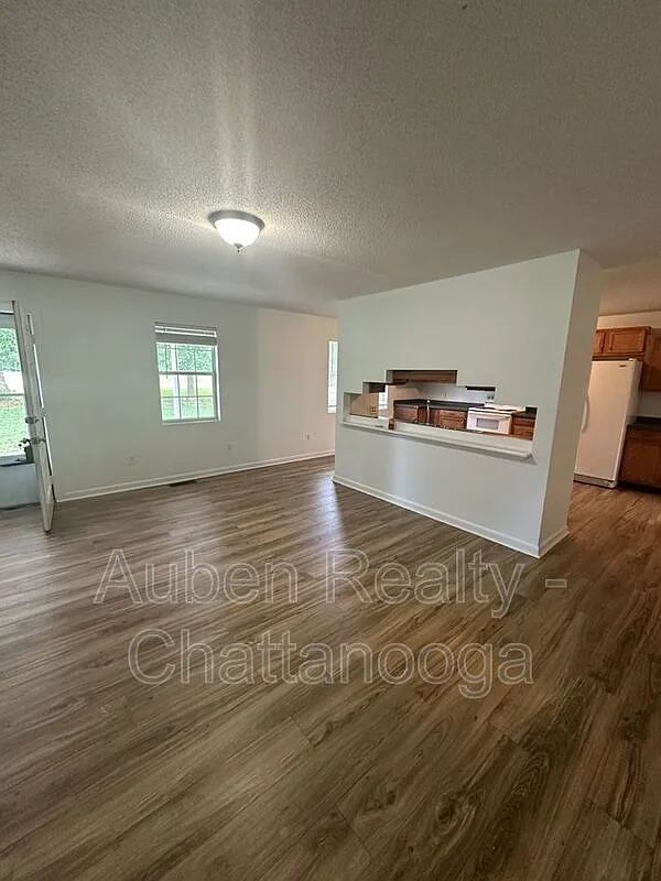 3 bed, 2.0 bath, 1632 sqft, $1,495 — Photo 4