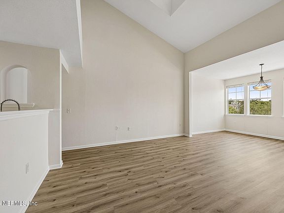5th image of 8550 TOUCHTON Road #2033