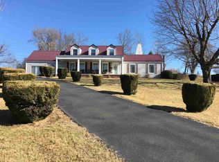 1505 Cabot Dr, Pearisburg, VA 24134