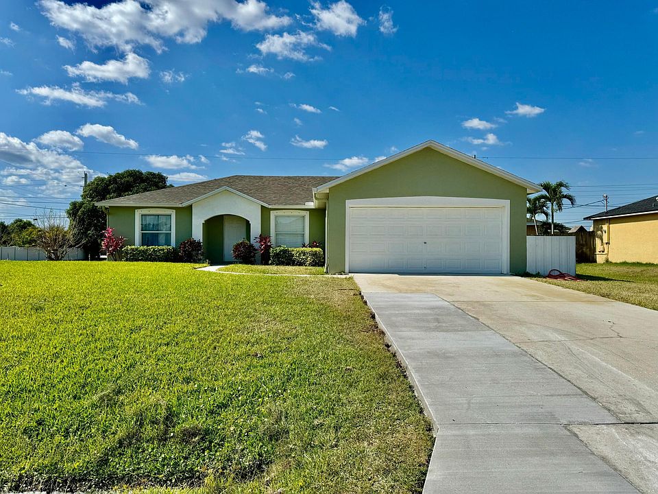 1st image of 452 SW Tarra Avenue