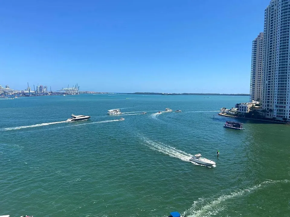 335 Biscayne Blvd #10090