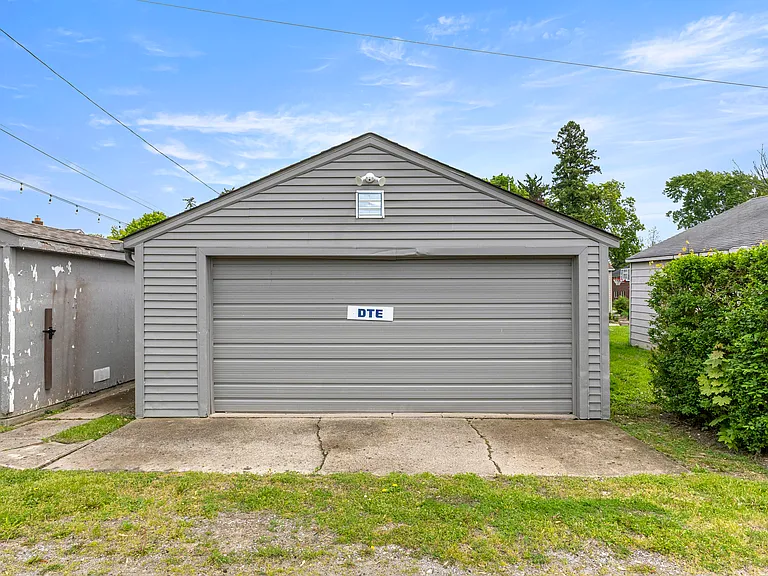 3230 Harding St — Photo 31