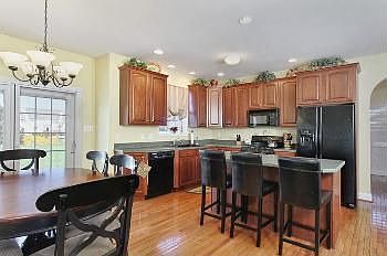 2nd image of 204 Hickory Ln