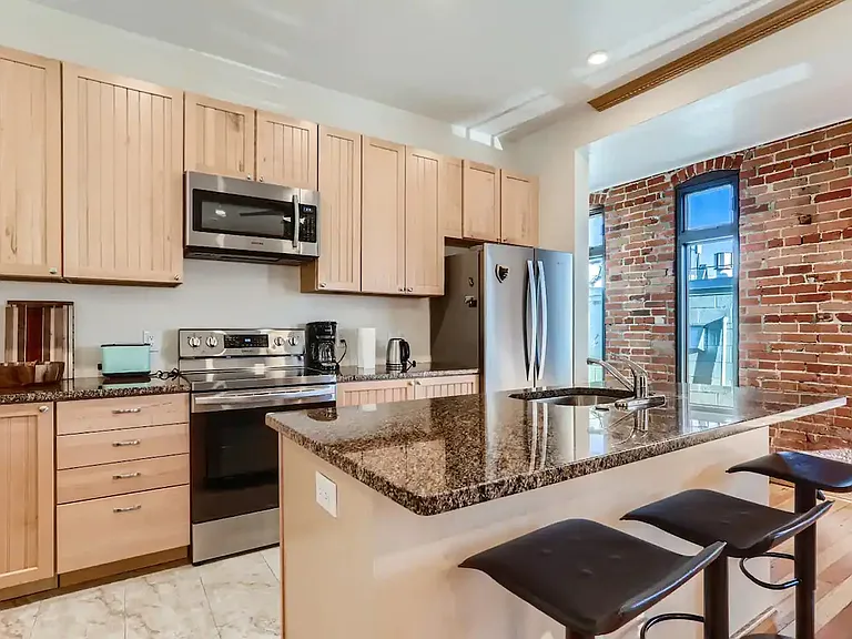 973 Galapago St — Photo 7