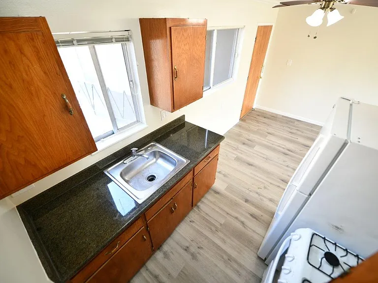 262 Vernon St — Photo 20