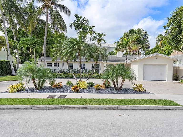 411 Poinciana Dr — Photo 43