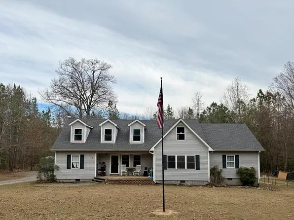 1008 Lake Dr, Tappahannock, VA 22560