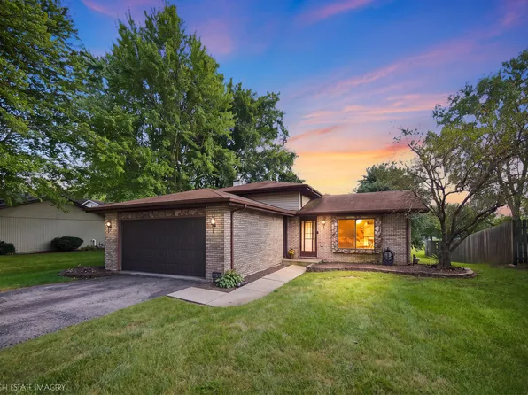 2211 Jackson Branch Dr, New Lenox, IL 60451