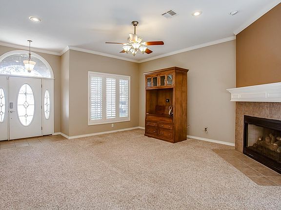 3rd image of 10402 Knoxville Ave