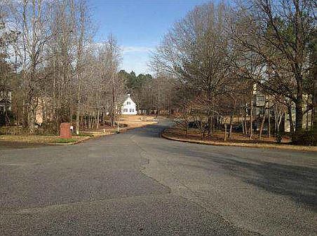 5th image of 2314 Runnymede Ct