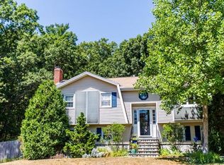 40 John E Smith Dr, Tewksbury, MA 01876