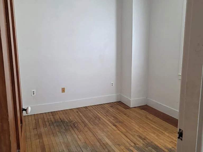 14 Main St #2 — Photo 7