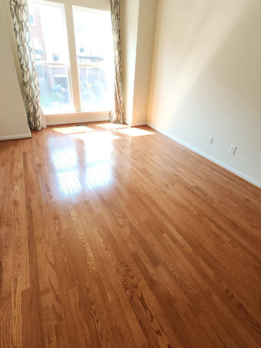 3 bed, 3.5 bath, 1908 sqft, $2,800 — Photo 3