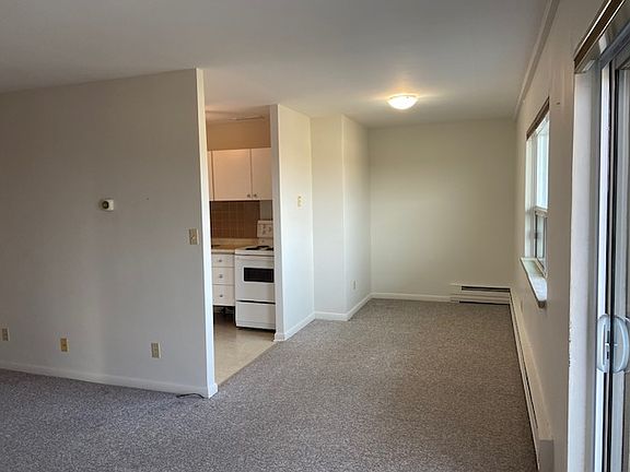 5th image of 821 Douglas St #307