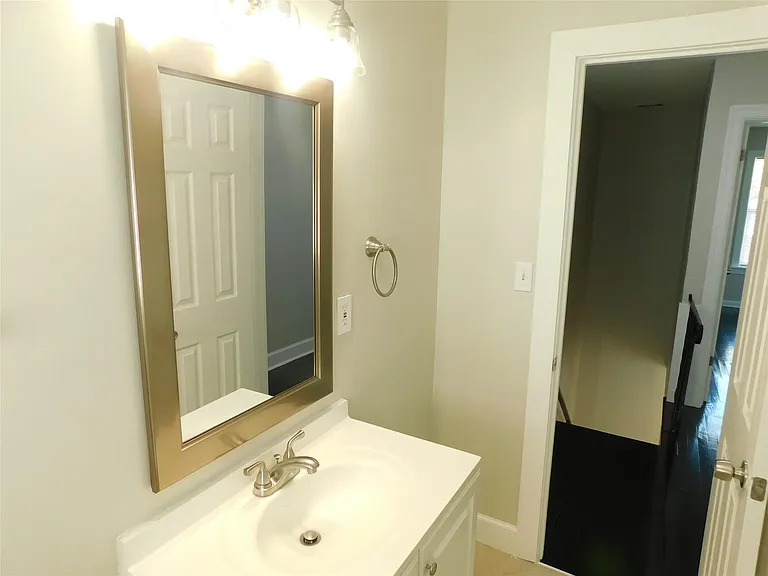 3332 Blodgett St — Photo 9