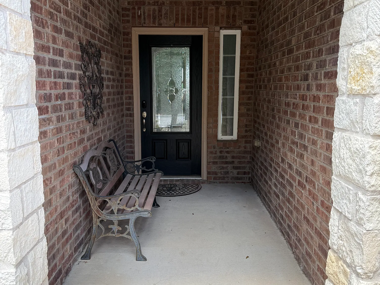 3 bed, 1363 sqft, $2,000 — Photo 3