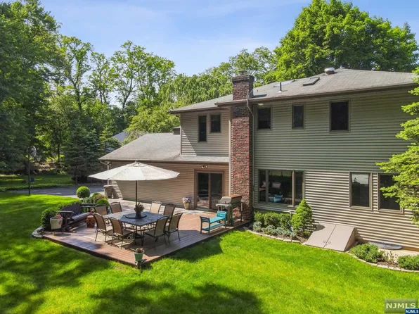 272 Crocker Pl, Haworth, NJ 07641