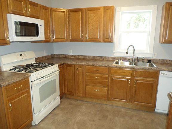3rd image of 930 Wyoming Ave