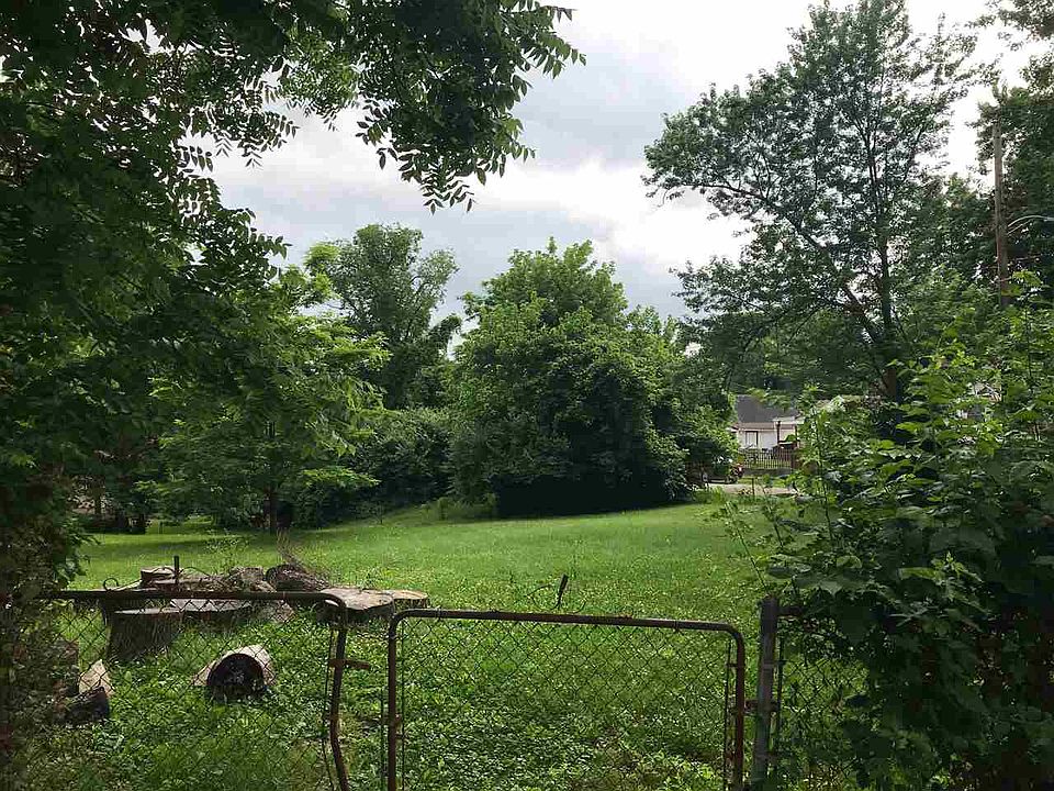 2nd image of 2551 Watkins St