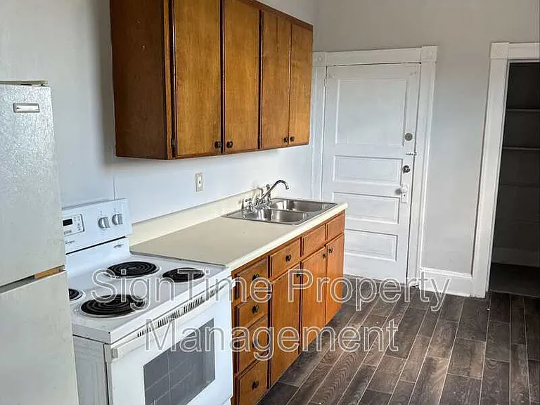 238 Summit Ave #6 — Photo 1