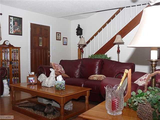 Living Room/w Fireplace