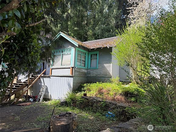 2nd image of 2833 Wishkah Road