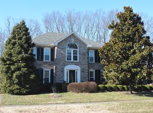 9406 Tamarisk Pkwy, Louisville, KY 40223