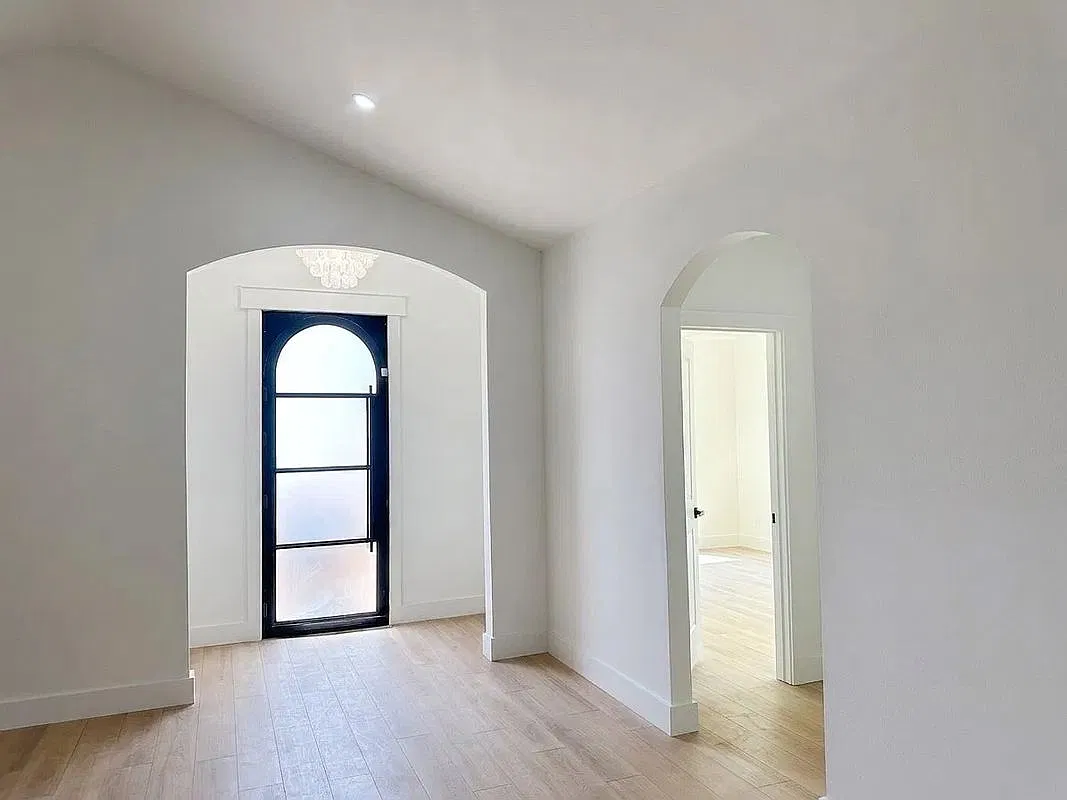 3 bed, 2.5 bath, 1800 sqft, $2,800 — Photo 2