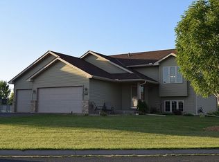 2307 Maple Ln, Buffalo, MN 55313