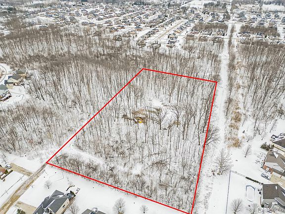 3rd image of 52485 Ten Mile Rd