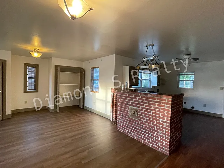 1301 N Fremont Ave — Photo 6