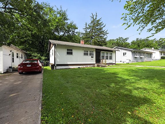 3rd image of 1739 Monterey Ct