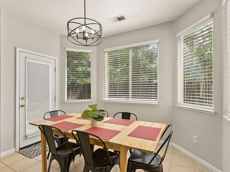10640 Arbor Way — Photo 6