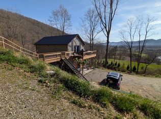 345 Moorehill Dr, Waynesville, NC 28786