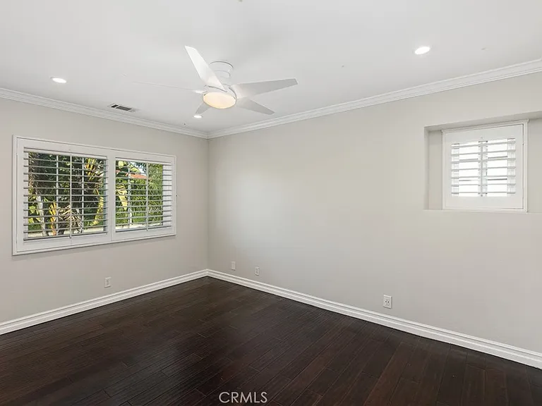 5 Yankee — Photo 24