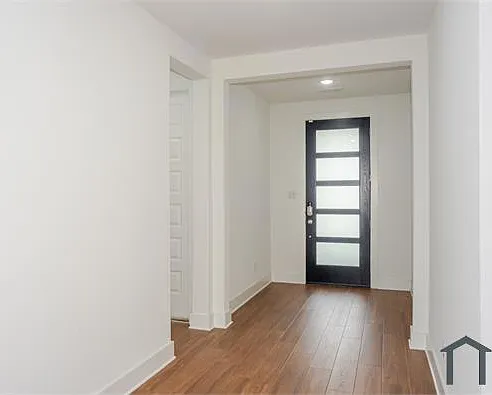 5 bed, 3268 sqft, $3,650 — Photo 3
