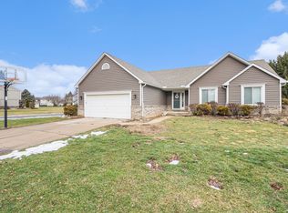 456 Hampton Ct, Wixom, MI 48393